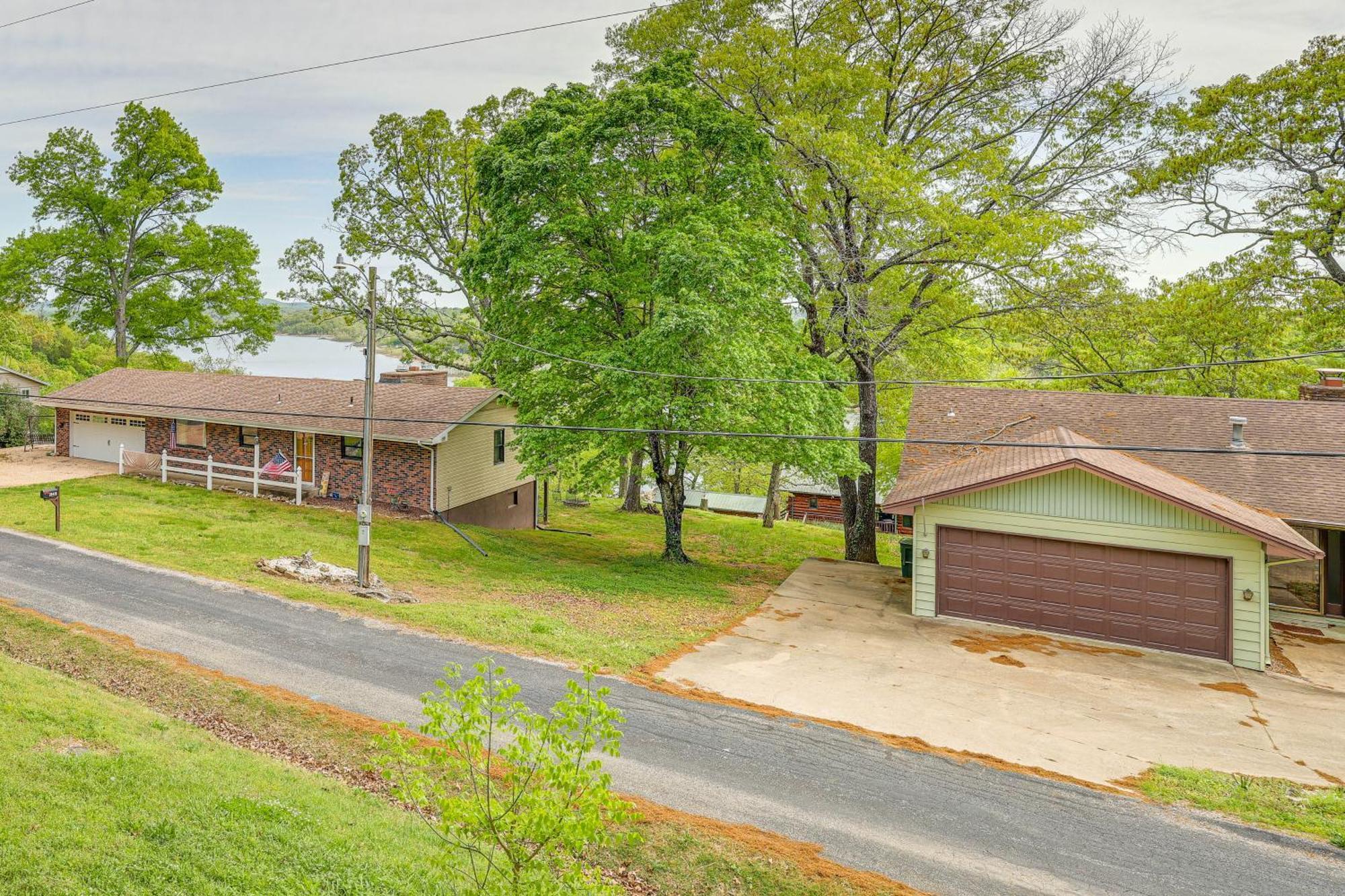 Shell Knob Home With Deck And Table Rock Lake View Exteriér fotografie